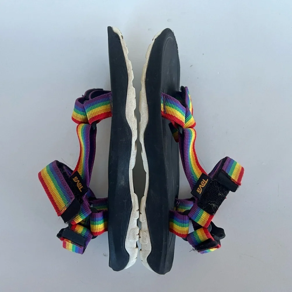 Teva Kid's Unisex Hurricane Xlt 2 Sandals Water Shoes, Rainbow and Black, size 3